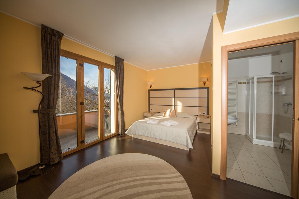 Carlazzo Hotel La Solitaria מראה חיצוני תמונה